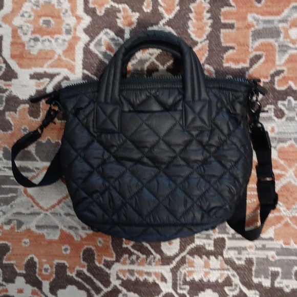 Quince Nylon Transit Crossbody - Picture 2 of 4